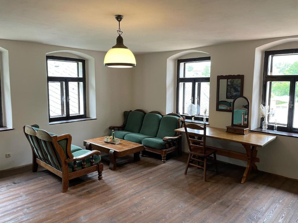 Buskovsky Mlyn 1580 Hotel Dolní Bousov Quarto foto