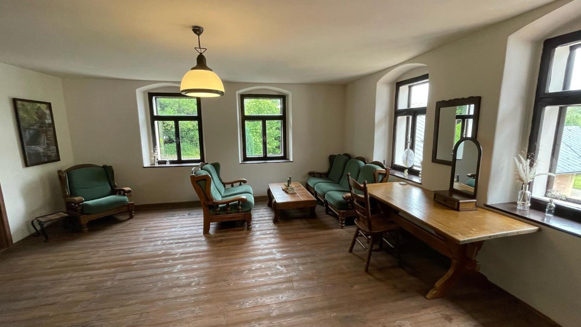 Buskovsky Mlyn 1580 Hotel Dolní Bousov Quarto foto